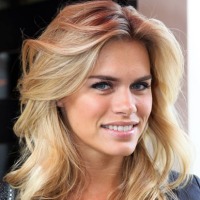 Nicolette van Dam: blonde Nederlander